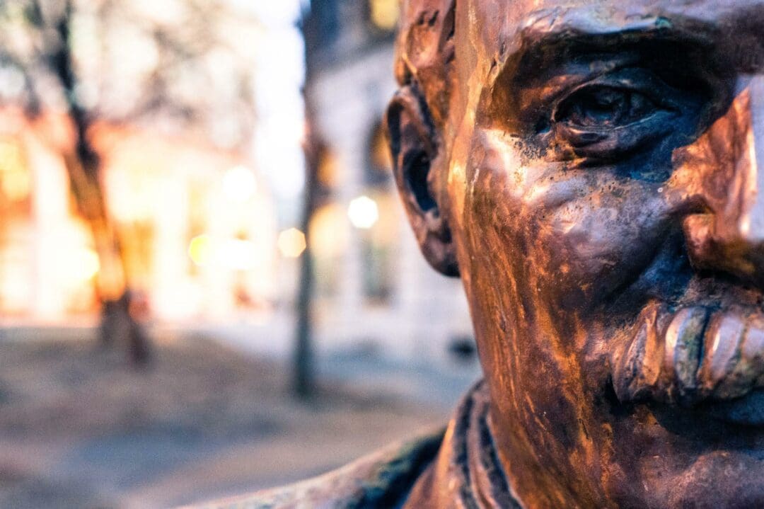 Former Troy
resident and Irish patriot
James Connolly is memorialized with a bust that sits in the Collar City’s Riverfront Park. Photo by: Tonya Scanlon Massey/TRM Photography