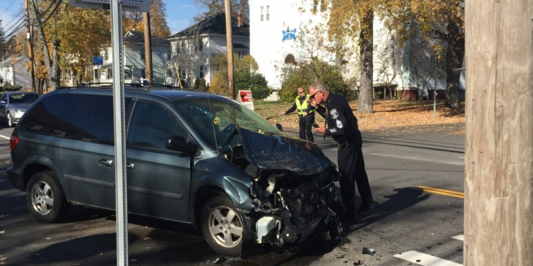 A two-car accident at the intersection of Kenwood Avenue and Adams Street on Tuesday, Nov. 8 (photo by Jim Franco/Spotlight News)