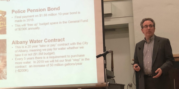 Town Comptroller Michael 
Cohen explains financial 
factors impacting Bethlehem in 2018 and beyond.                                                                                   



                      Photo by Ali Hibbs