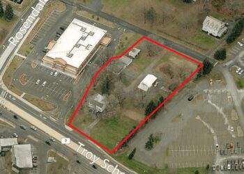 The location of the new office building along 
Troy Schenectady Road. Rite Aid is on the left.
Photo provided