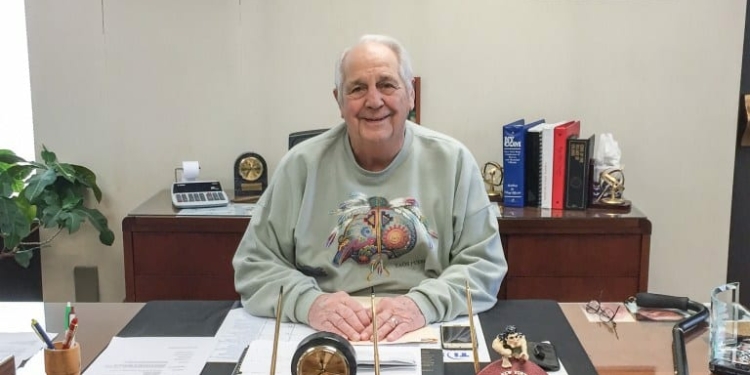 Mayor Frank Leak at his desk in 2017 (Jim Franco/Spotlight News)