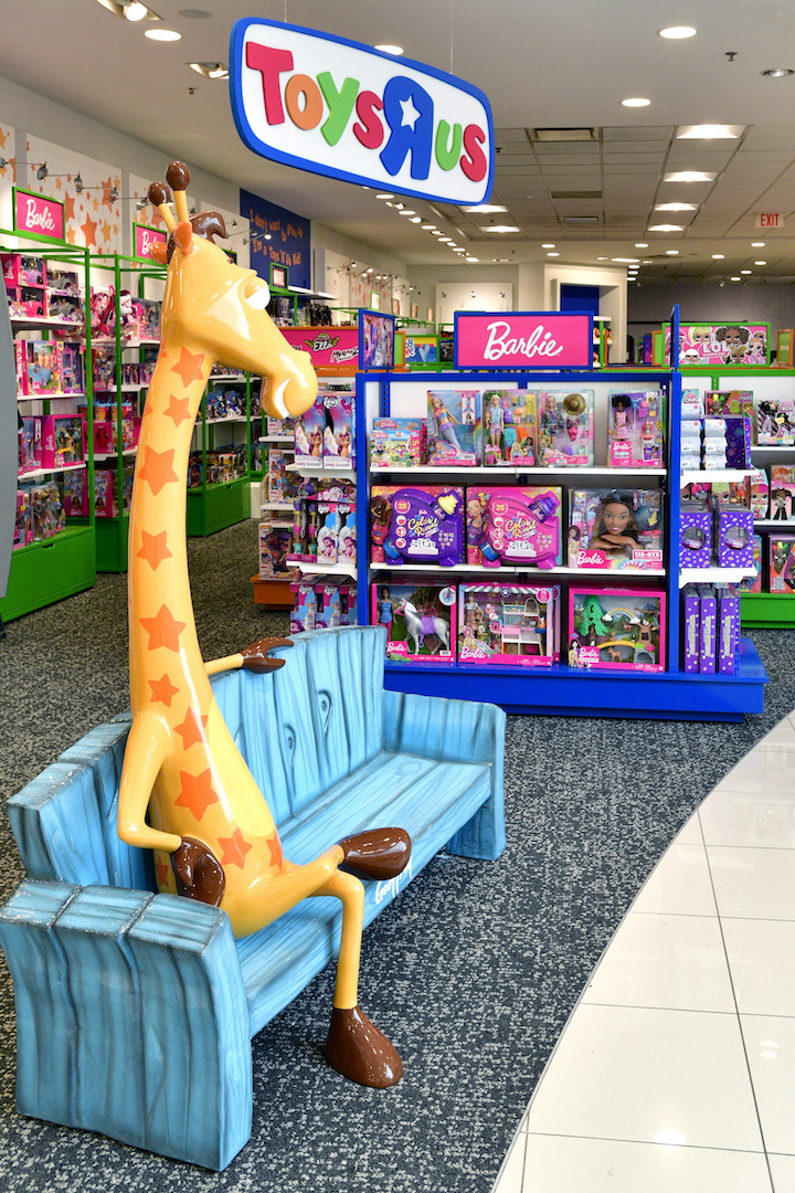 Toy store brand moves into Macy's – Spotlight News
